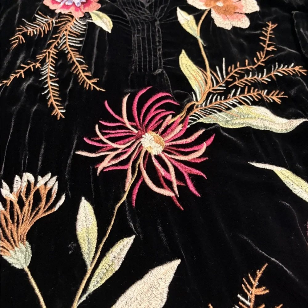 Johnny Was Embroidered Black Velvet (Rayon/Silk) Tunic XL - Picture 4 of 7